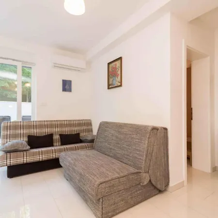 In / Otok Krk 30519 Apartment